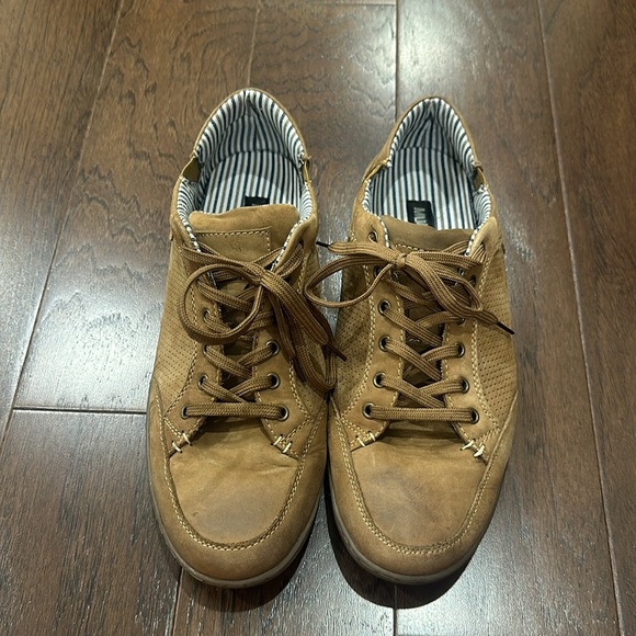 Muk Luks brown shoes- size 12 - Picture 3 of 5